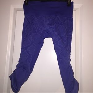 Lululemon size 6 yoga workout pants